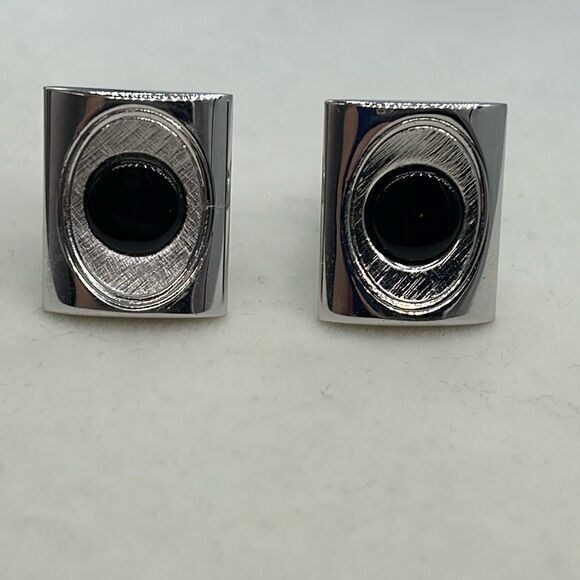Vintage cuff links silver tone with black glass centers. - Picture 1 of 6